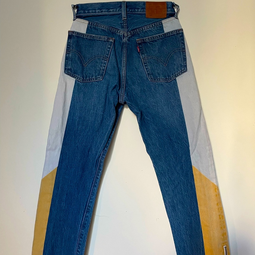 Levi’s 501 Premium Jeans - zippers & yellow & white details